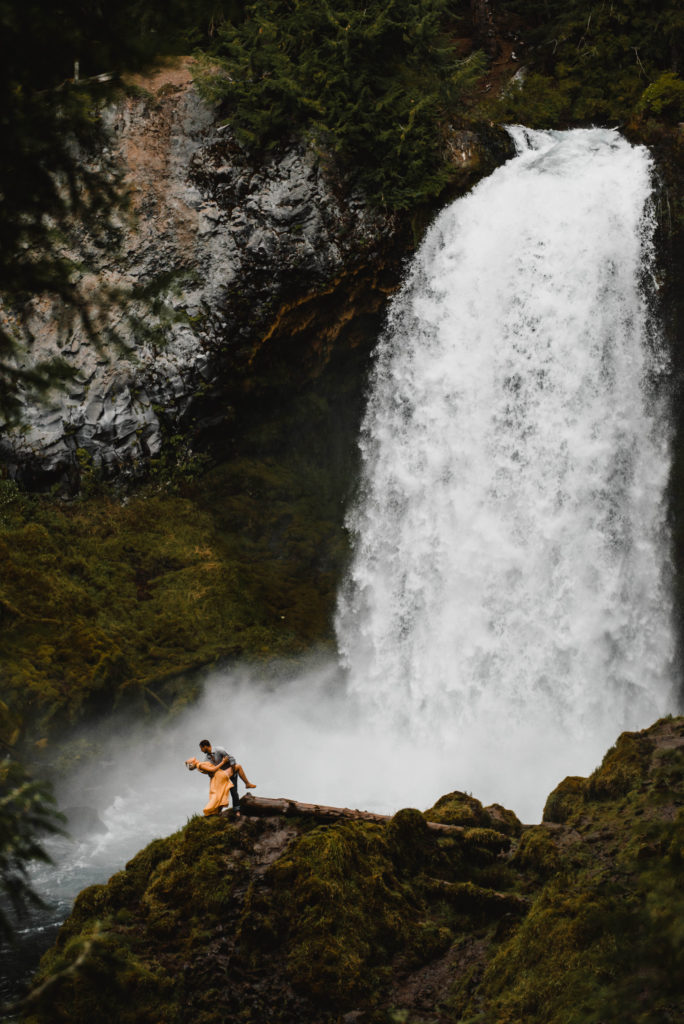Sahalie Falls Photoshoot Oregon Engagement Photographer Engagement photos waterfall pnw 