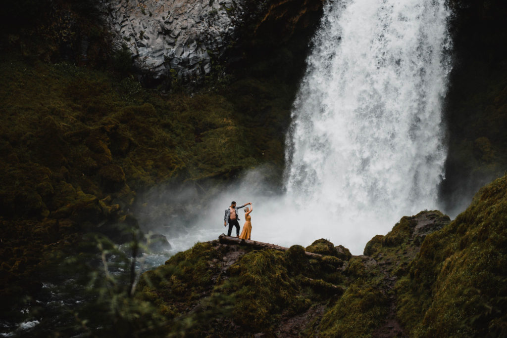 dance waterfall oregon engagement photographer photos moody dramatic romantic